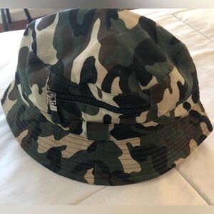 Camouflage Bucket Hat with faux Zipper Pocket